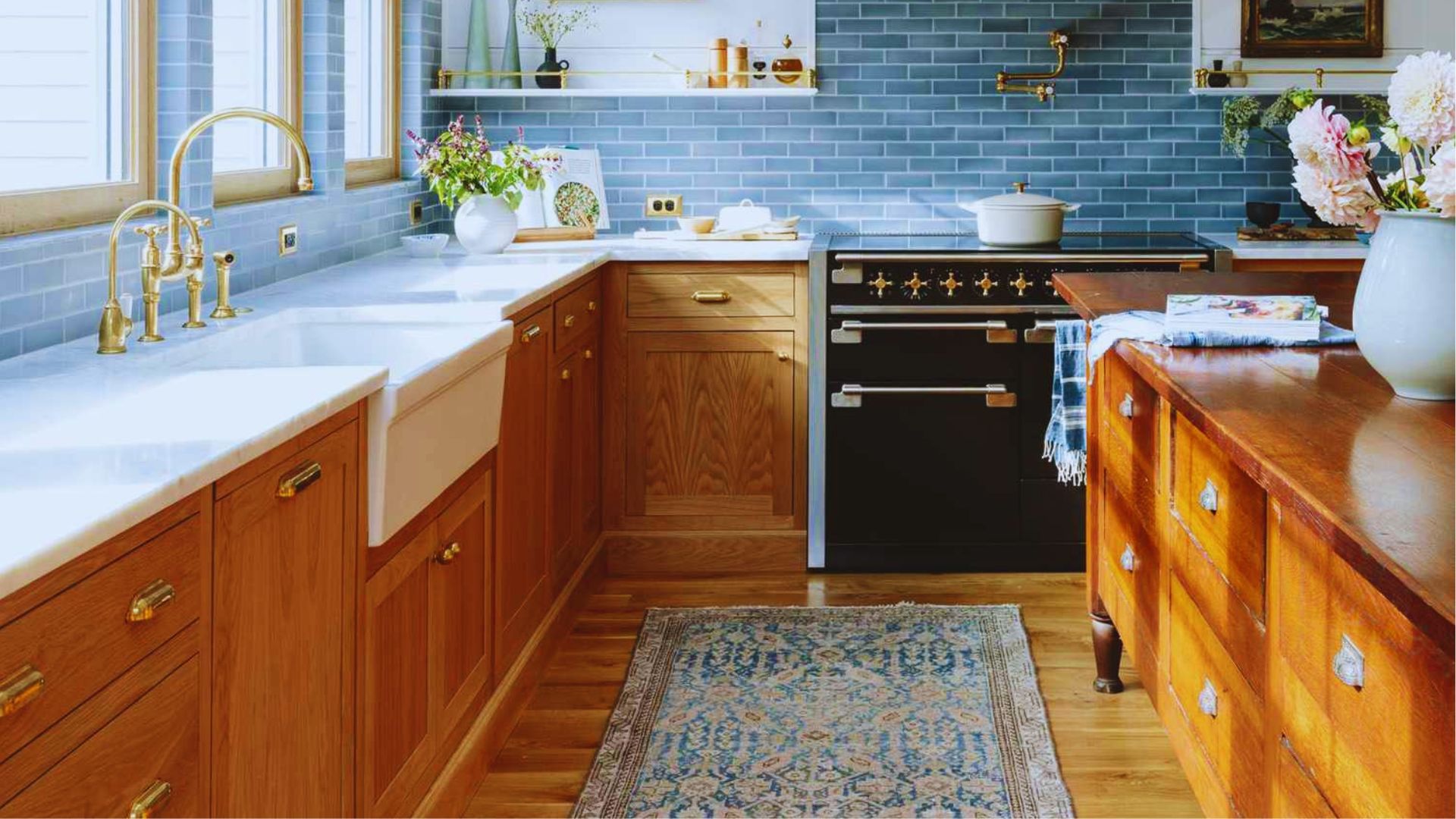 What Makes Honey Oak Cabinets Ideal for Modern Kitchens?